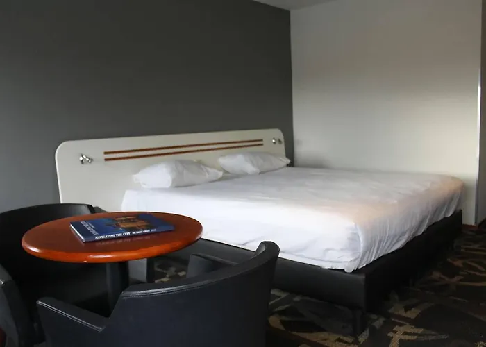 Fletcher Stadshotel Отель 4*