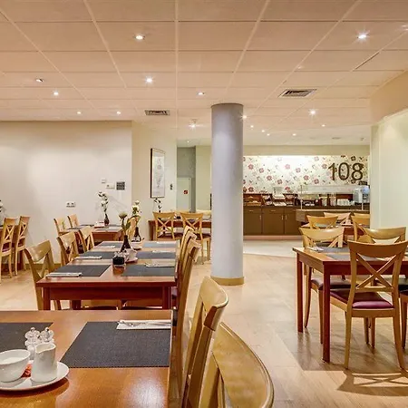 Fletcher Stadshotel Hotel 4*