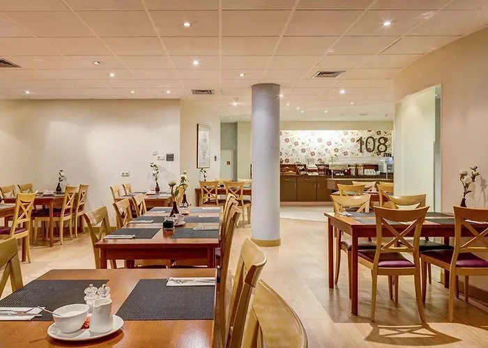 Fletcher Stadshotel Hotel 4*